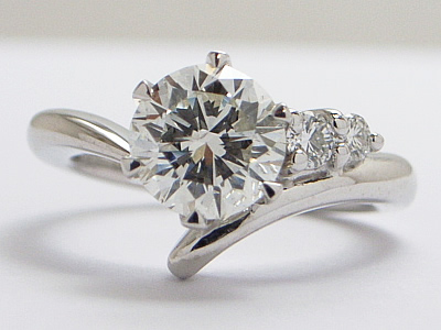 受け継がれる婚約指輪