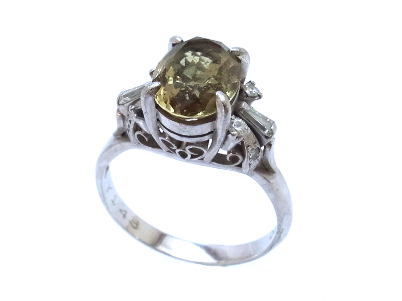 宝石の種類が不明の祖母の指輪をリフォームしたい