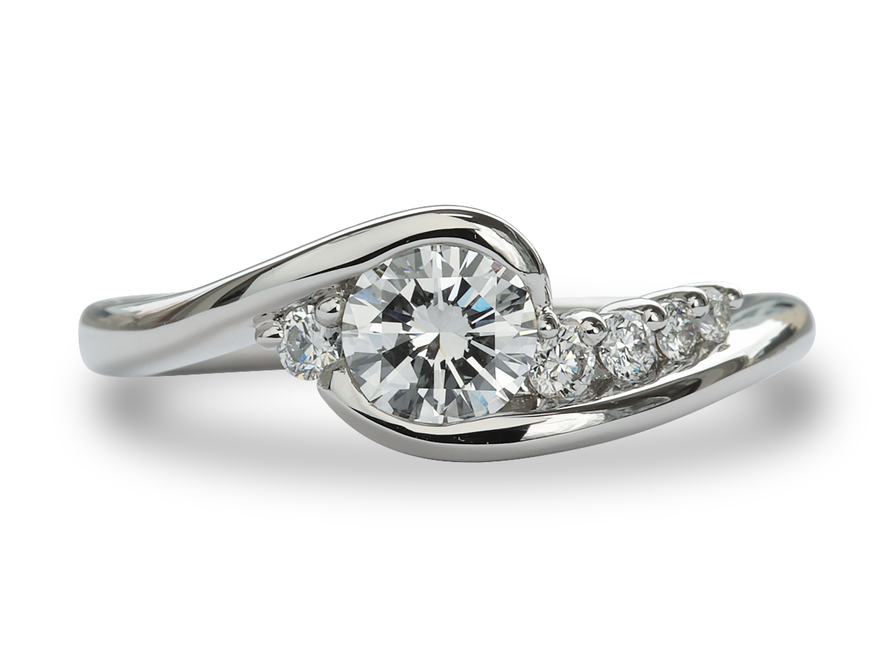 【12372話】30年の証、婚約指輪のダイヤを娘の結婚式で輝かせるリフォーム