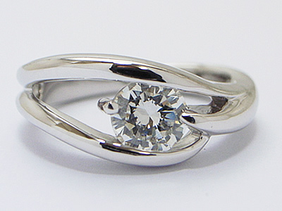 ご結婚式で使えるジュエリー