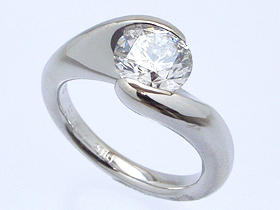 リニューアルする婚約指輪