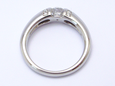 結婚式に着けるダイヤリング