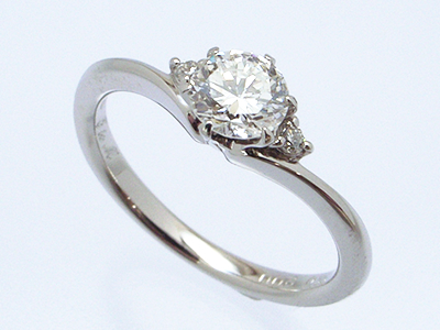 母の宝石から作る婚約指輪