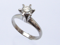 母の宝石から作る婚約指輪