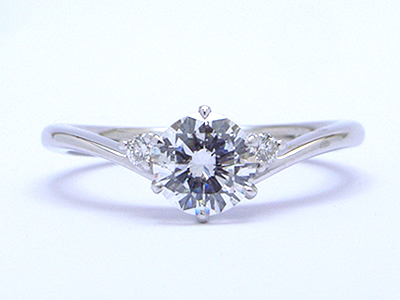 サプライズプロポーズ婚約指輪