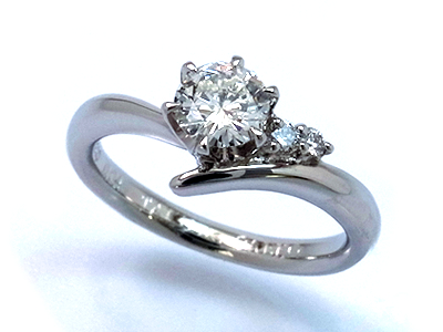 バリでプロポーズの婚約指輪