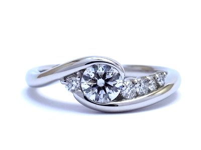 婚約指輪を「使えるデザイン」にリフォーム