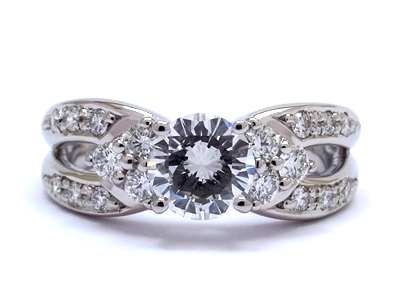 婚約指輪の宝石は新しいリングに、金属はハワイアンジュエリーに