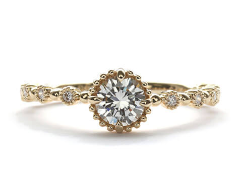 ブラント名でなく祖母の宝石という「希少価値」を備えた婚約指輪