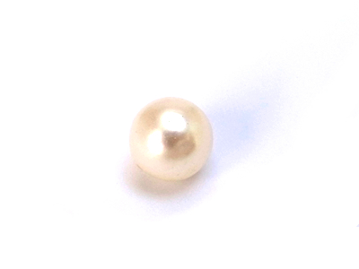 パールのピアスの片方を紛失したので同じものを余り珠で作る