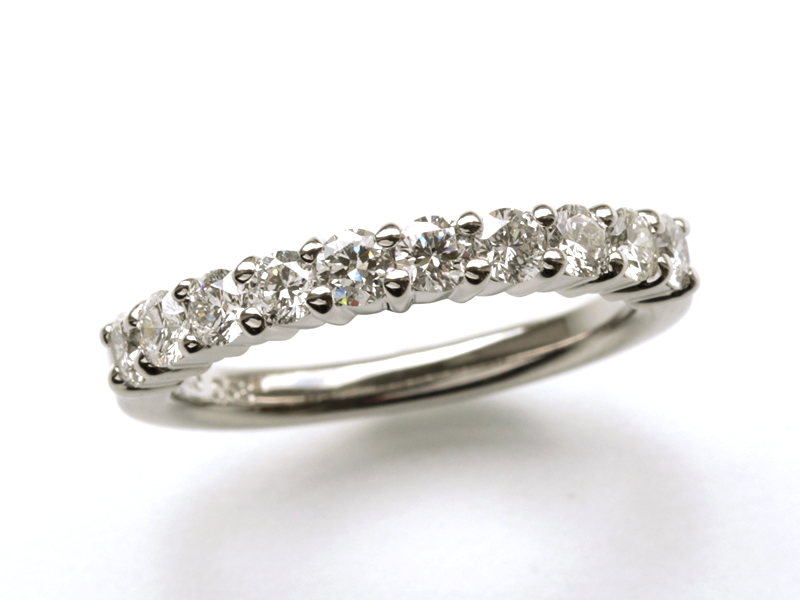 結婚10周年を記念してハーフエタニティーリングのオーダー