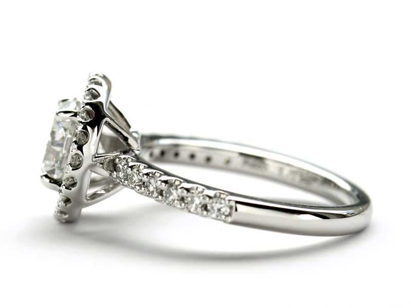 2種類のセミオーダーのデザインを参考にフルオーダーの指輪へ