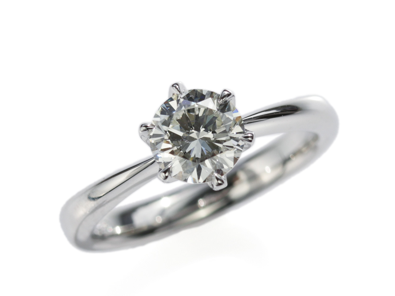 結婚式で行う「母から譲り受けた指輪を身につける儀式」