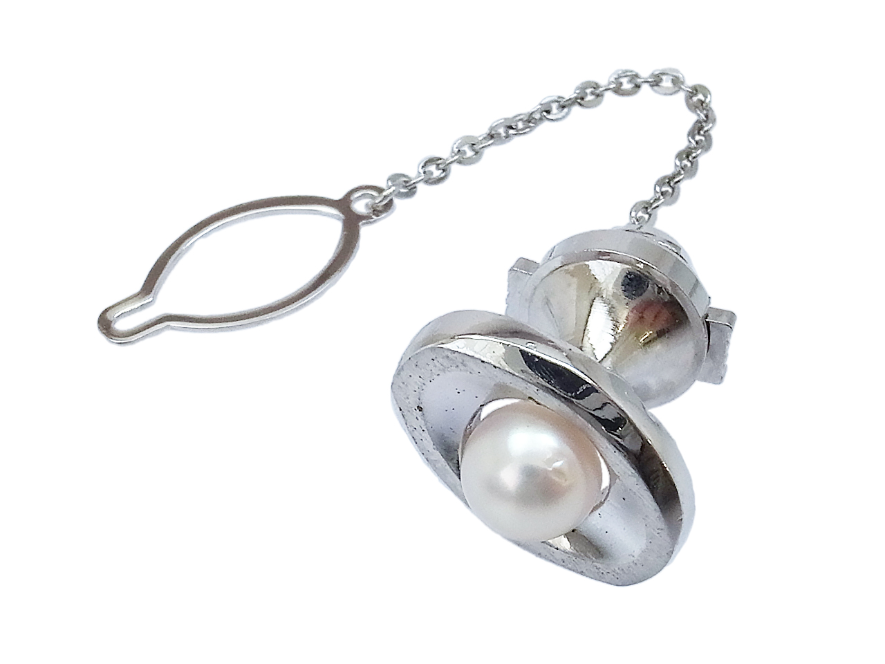 形見分けからネクタイピンを嫁へ贈るペンダントへリフォーム