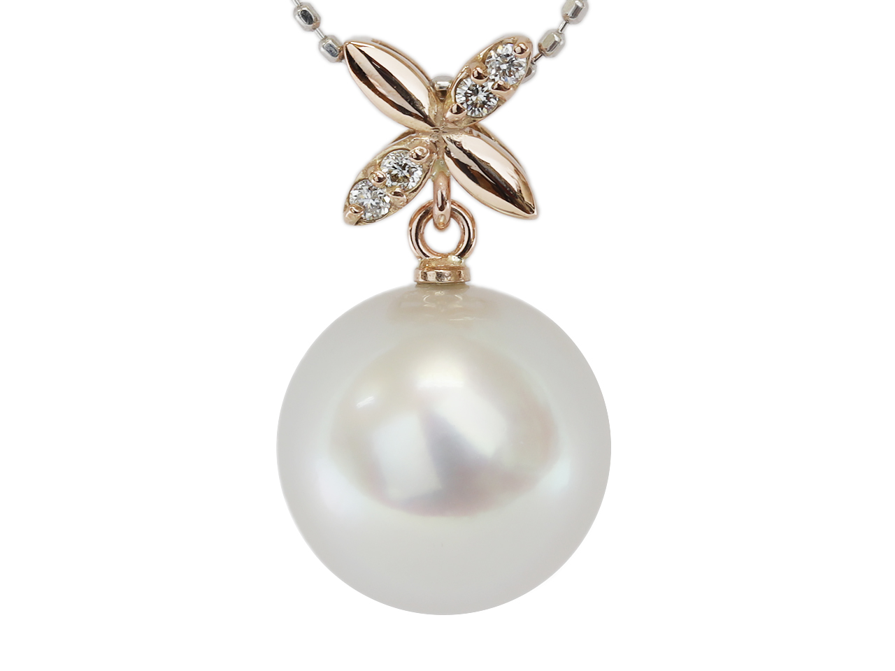 通販でウェブサイトからデザインを選ぶ真珠ペンダント