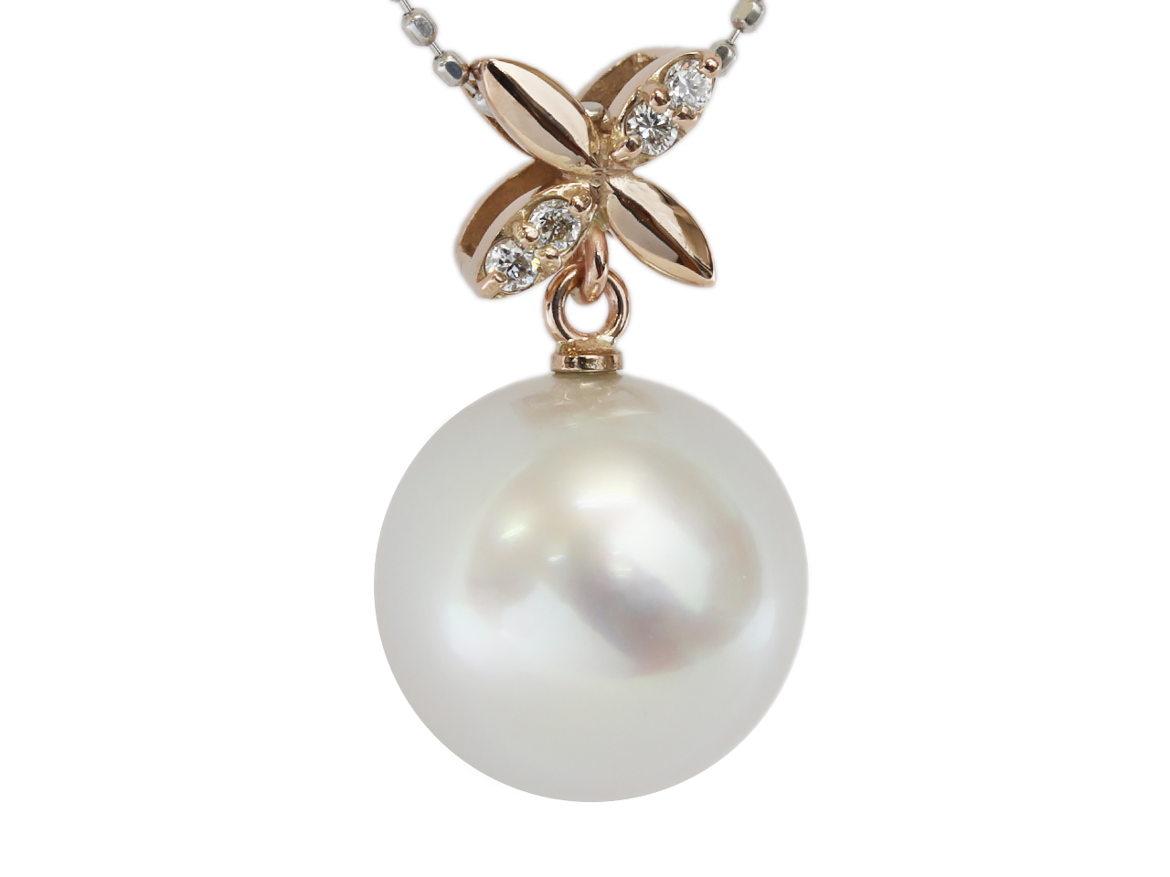 通販でウェブサイトからデザインを選ぶ真珠ペンダント