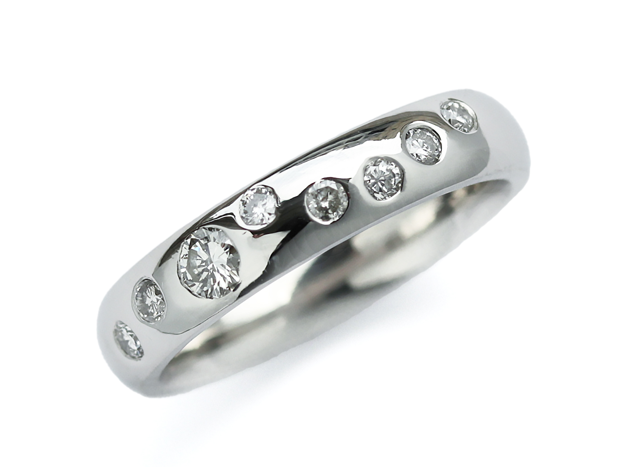 古い結婚指輪２本と祖母の形見の指輪計３本から新しい結婚指輪を
