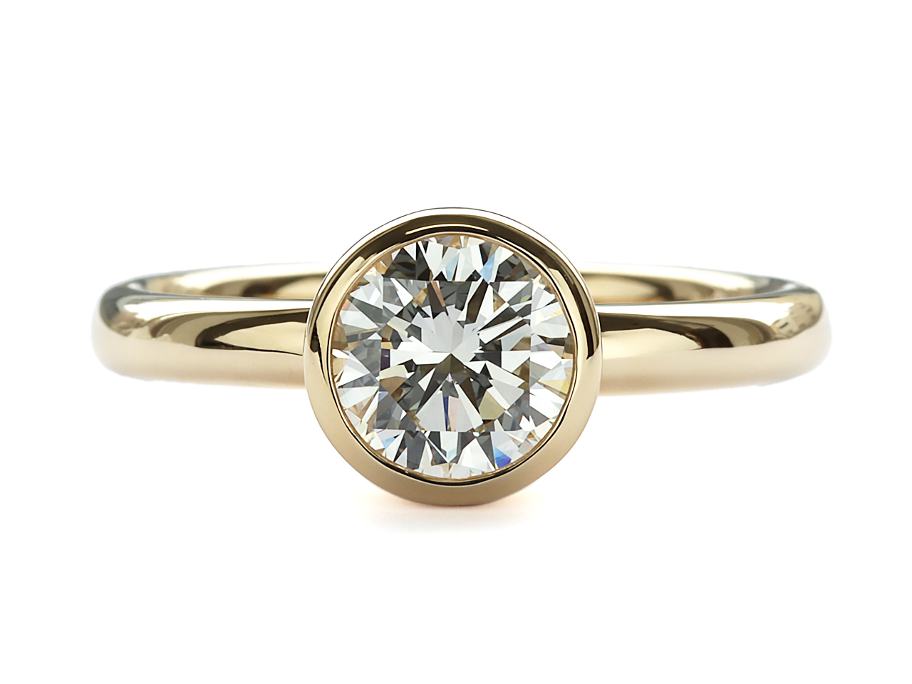 婚約指輪とは別のシーンで使えるダイヤモンドリングにリフォーム