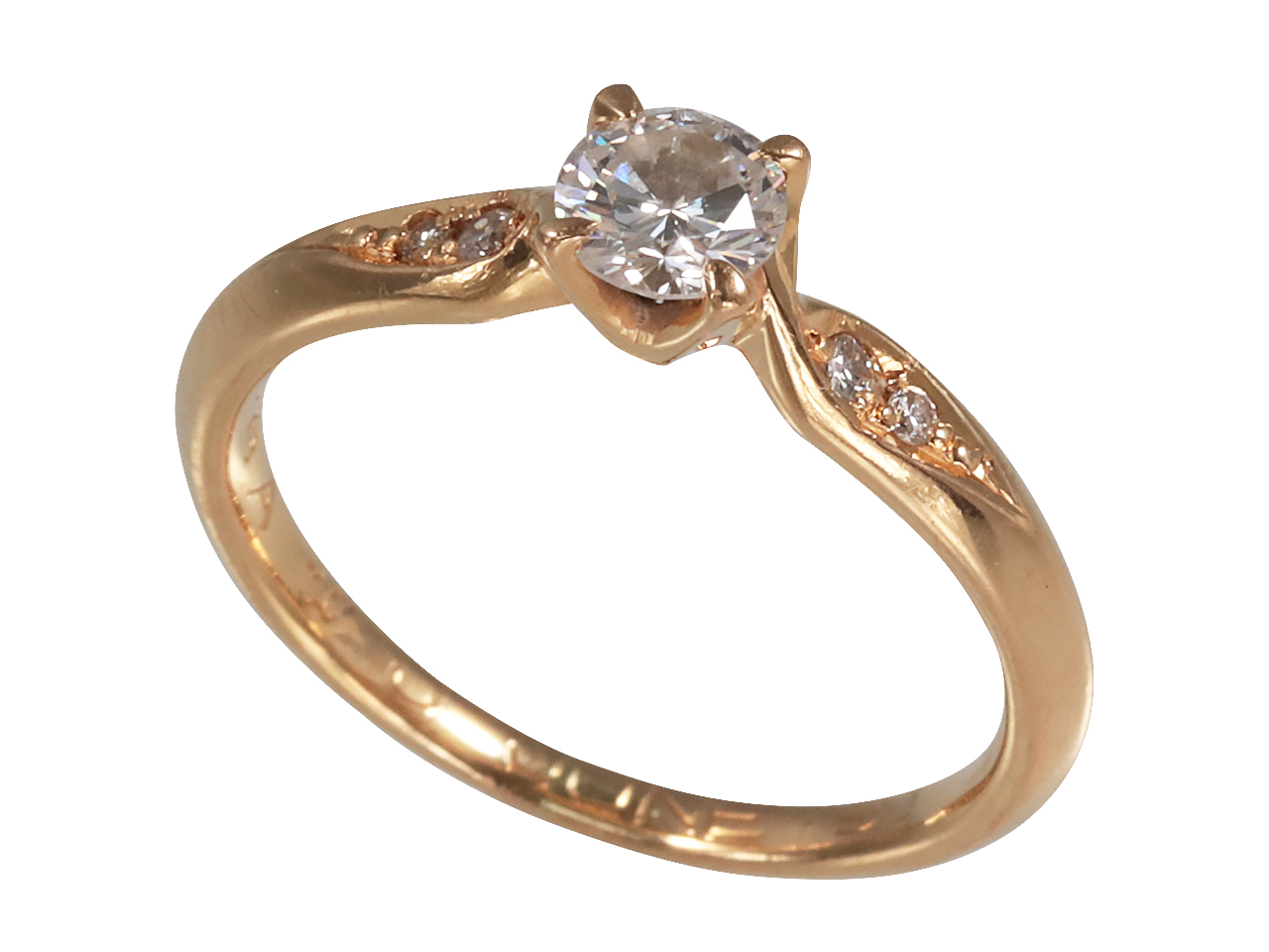 指輪を誕生石と好きな色の宝石が入ったネックレスにリフォーム