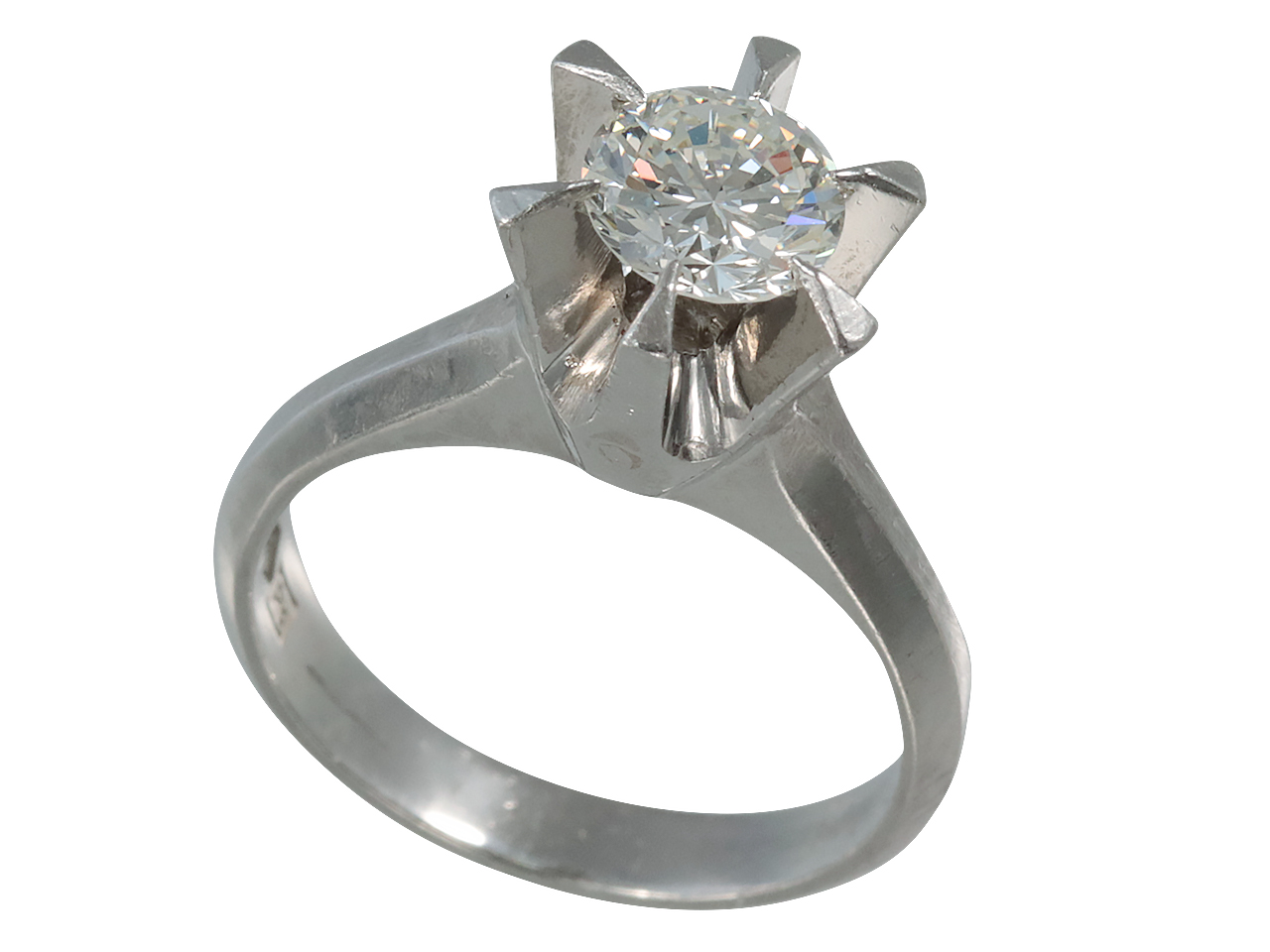 宝石の再生：義祖母のダイヤを新しい指輪へリフォーム