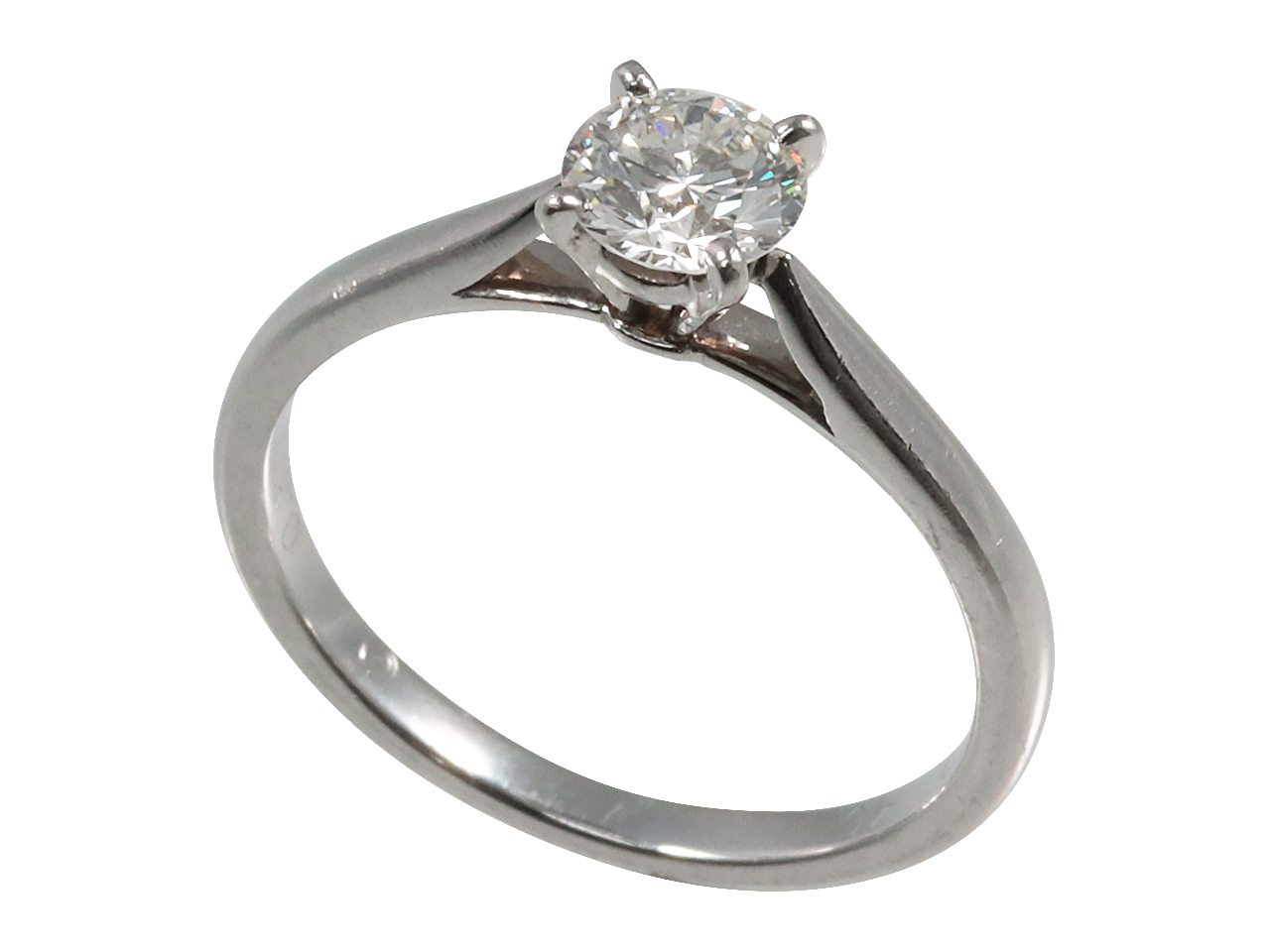 婚約指輪のダイヤモンドを利用してネックレスにリフォーム