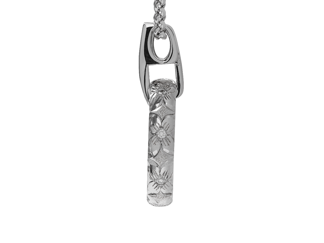 結婚30周年のリングを胸元に―プラチナで統一したペンダント