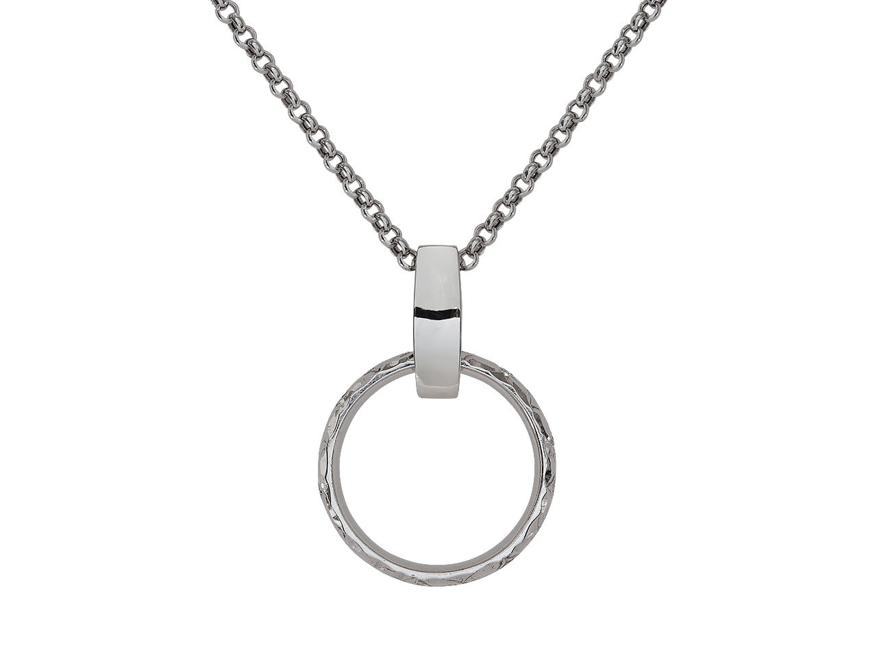 結婚30周年のリングを胸元に―プラチナで統一したペンダント