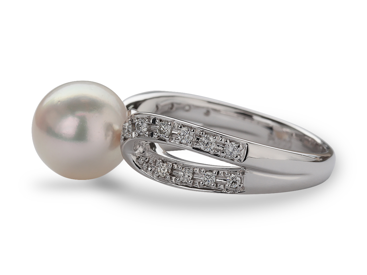 母から受け継いだ真珠の指輪をリフォームして普段使いできる形へ