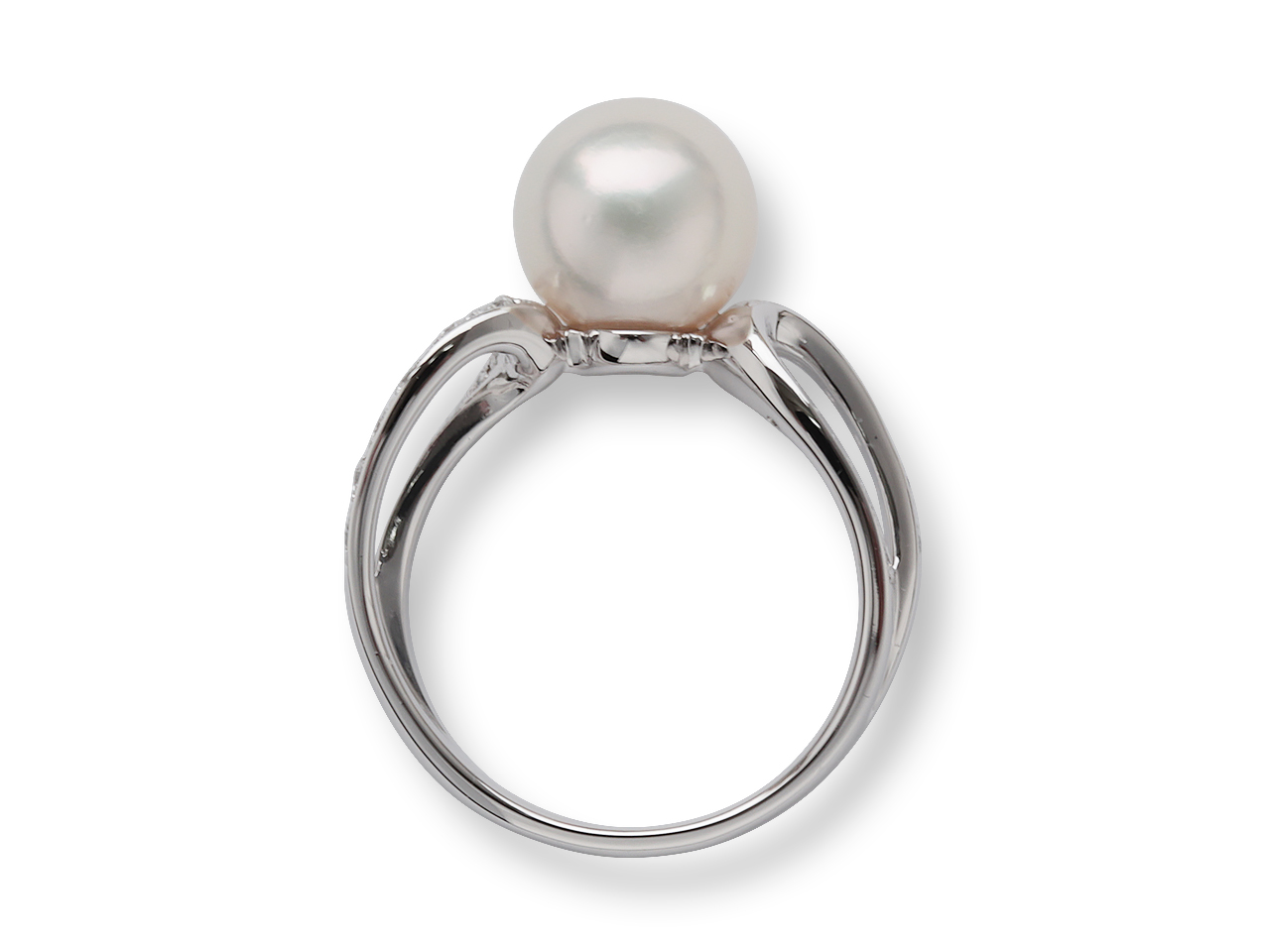 母から受け継いだ真珠の指輪をリフォームして普段使いできる形へ