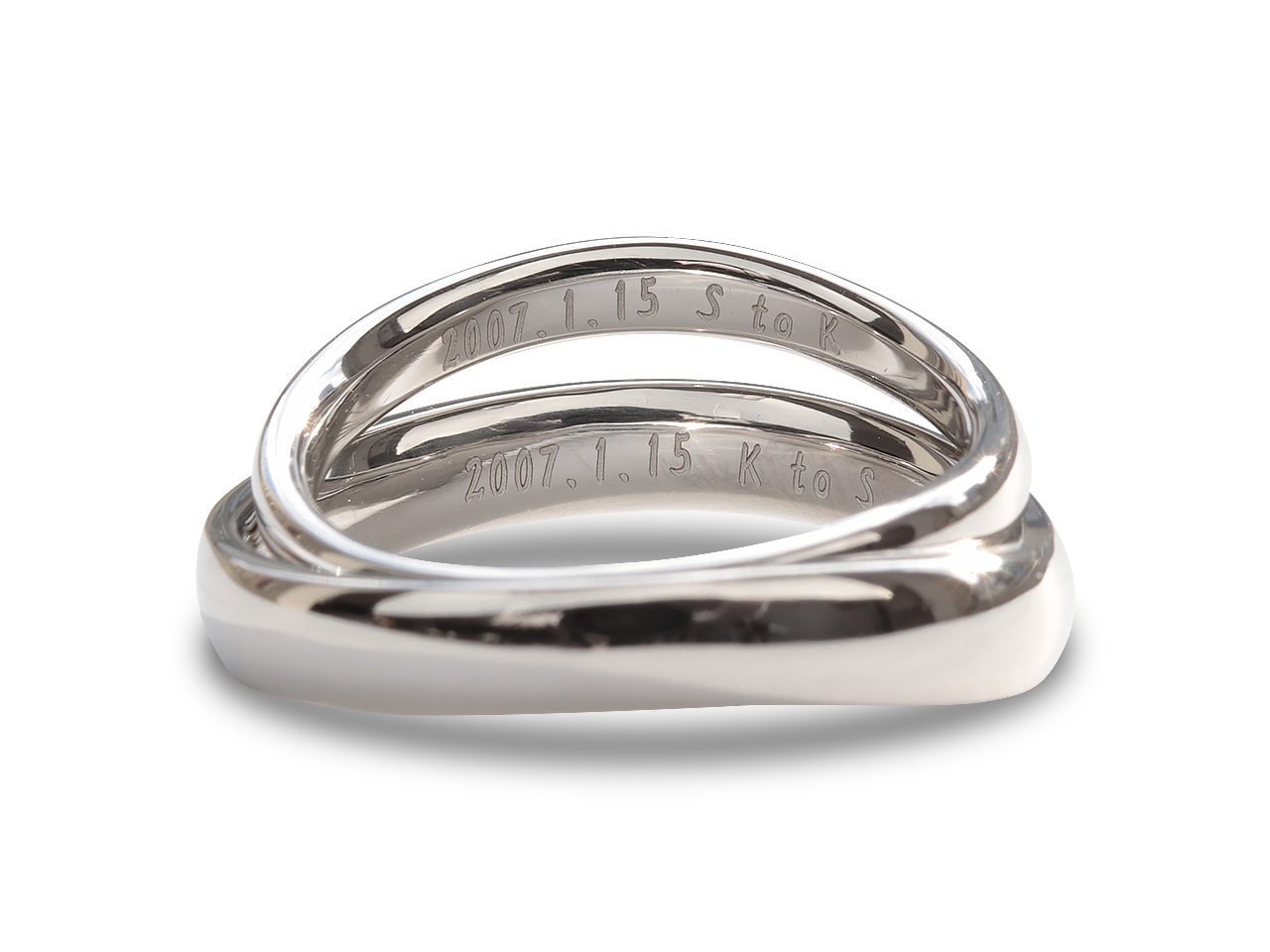 結婚19年すり減った指輪を溶かし、リフォームで新たな一対へ