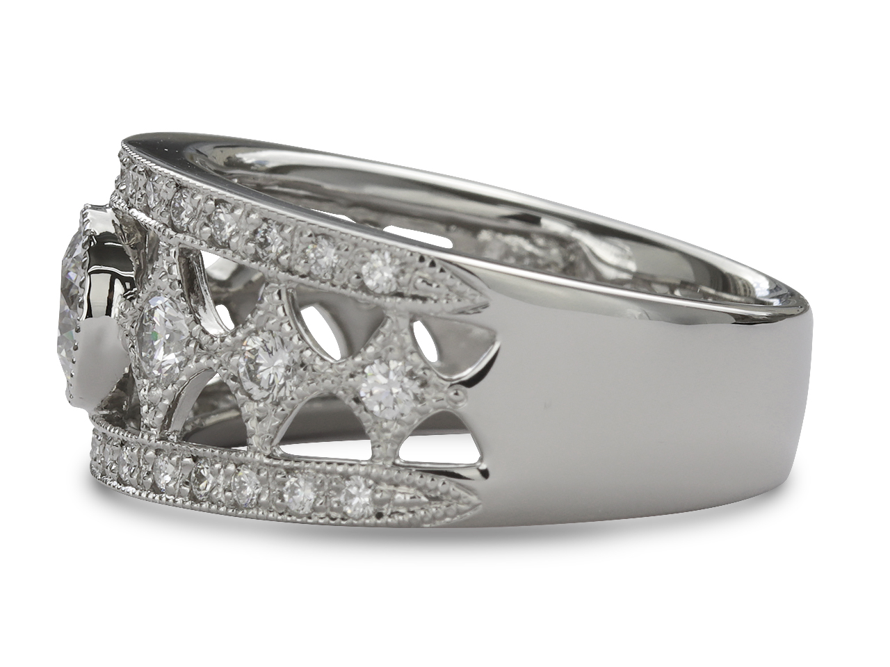 婚約指輪リフォーム、格子模様を活かした軽やかな幅広リング