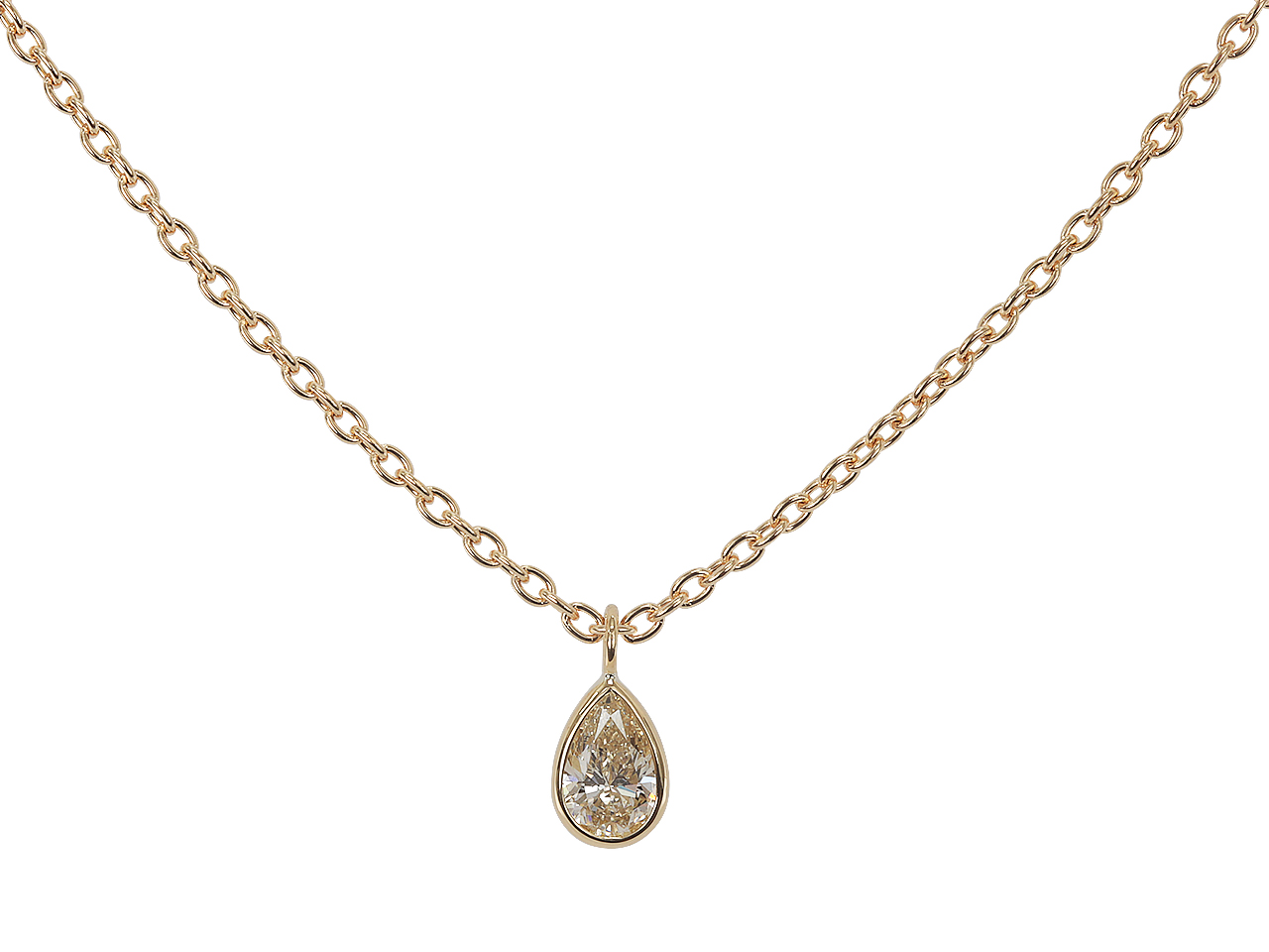 遠方オーダーで叶えるペアシェイプダイヤネックレス