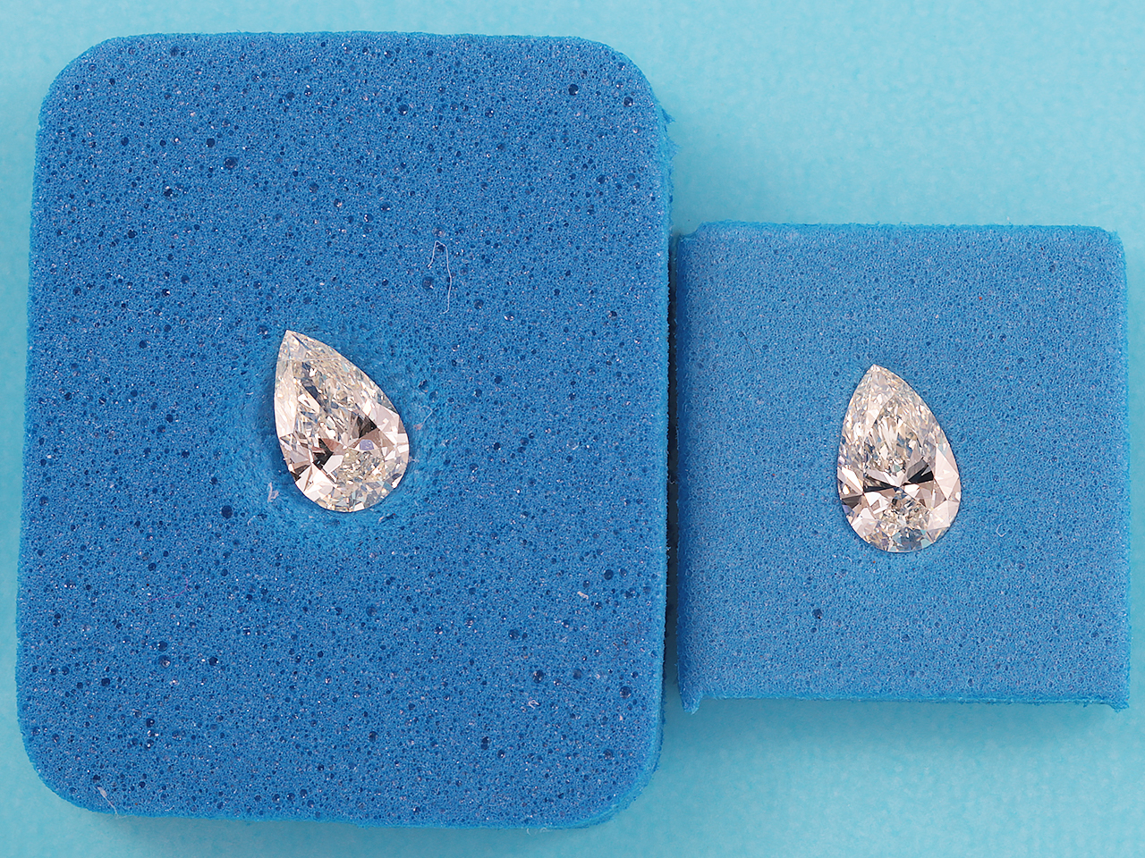 遠方オーダーでフックから整えたペアシェイプピアス