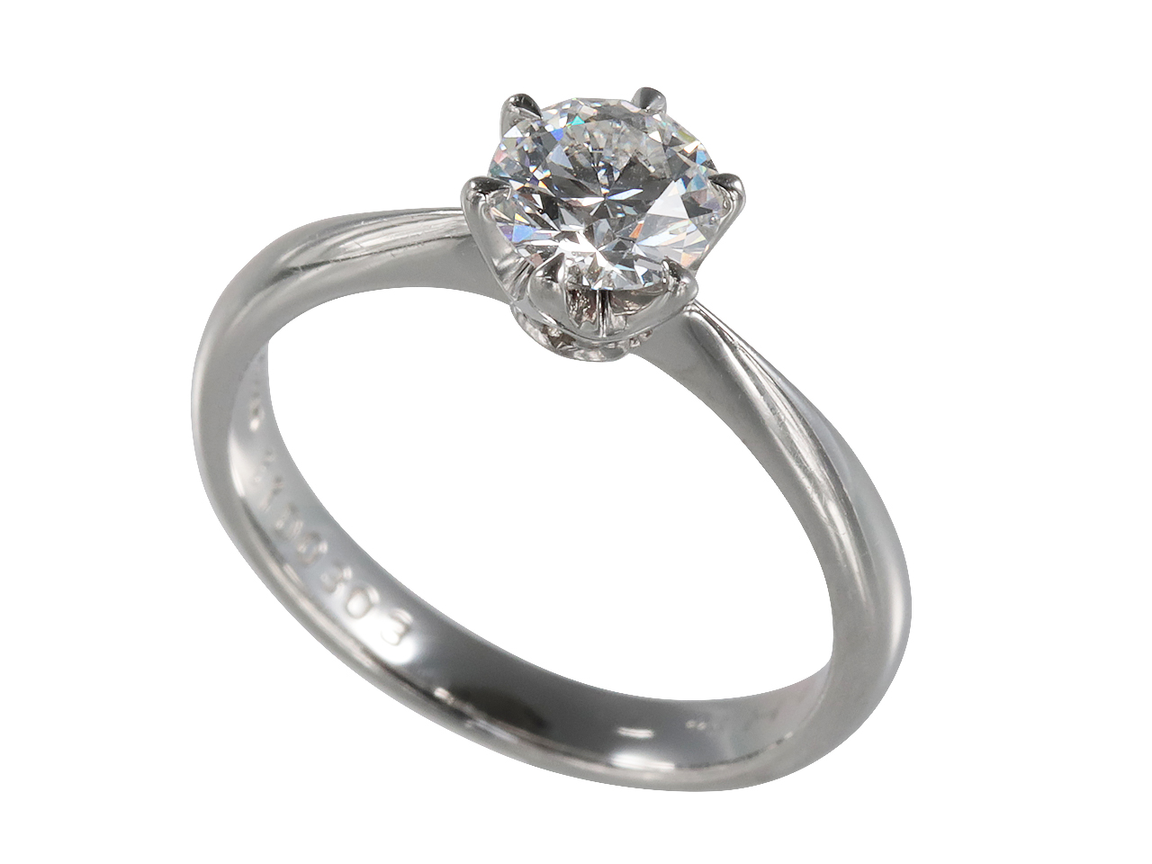 息子の社会人を機に、行事用だった婚約指輪を日常使いの形へ