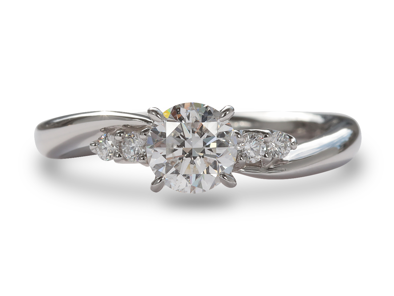 祖母の婚約指輪を受け継ぐリフォーム｜節目の婚約指輪