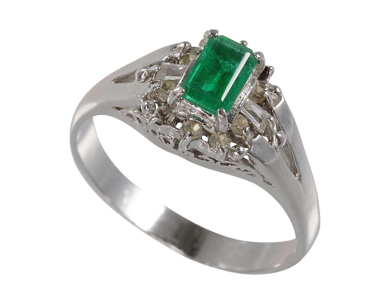 形見ジュエリーの整理相談から、普段使いのリングへ