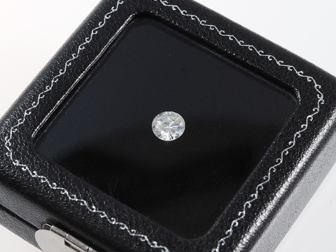 受け継いだ1ctダイヤでプロポーズ、婚約指輪デザインは一緒に