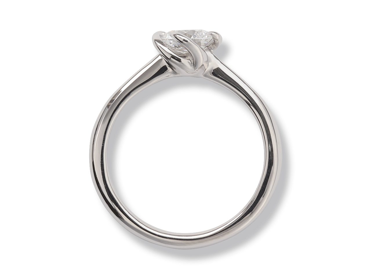 趣味も婚約指輪も。ラボダイヤモンドで叶えた二人らしい決断