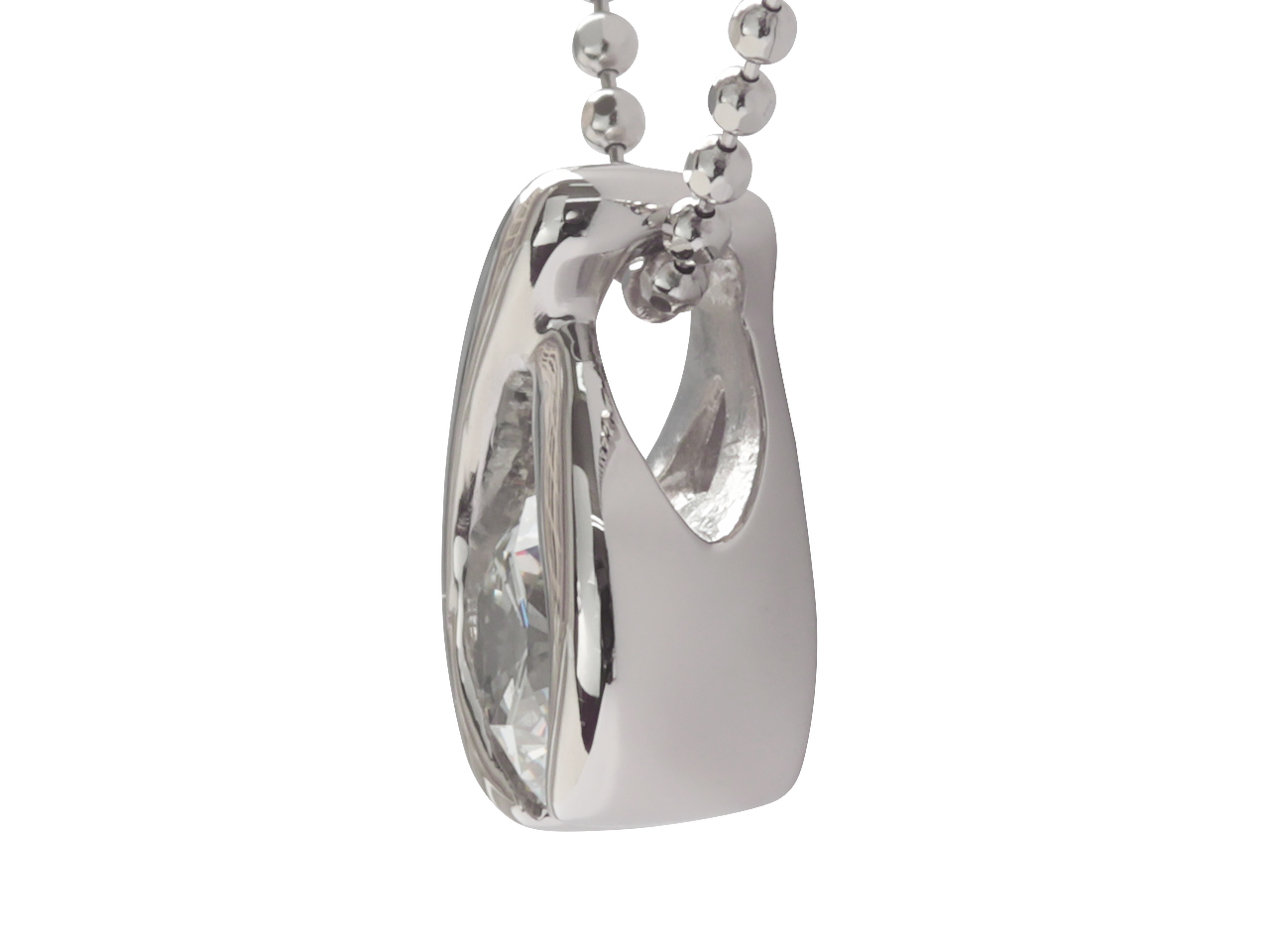 婚約指輪をネックレスに。30年目のリフォームに宿る夫婦の絆