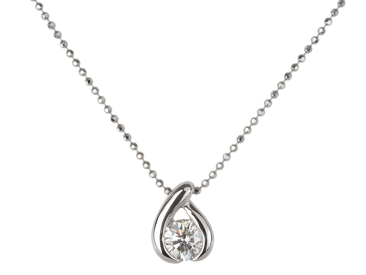 婚約指輪をネックレスに。30年目のリフォームに宿る夫婦の絆