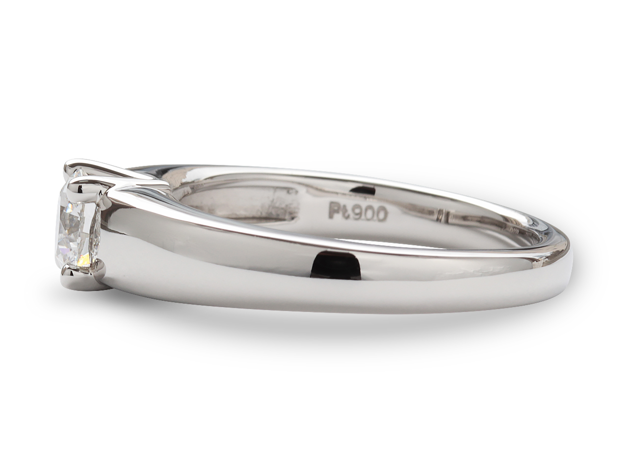 かつての婚約指輪を、輝きあふれる一生もののデイリーリングへ