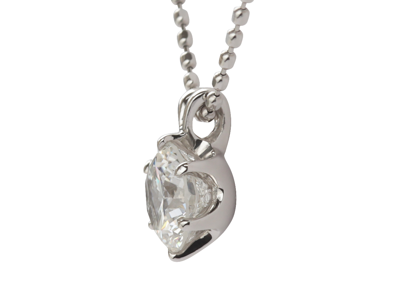 母のダイヤを婚約ネックレスに。渡しそびれた想い繋ぐリフォーム