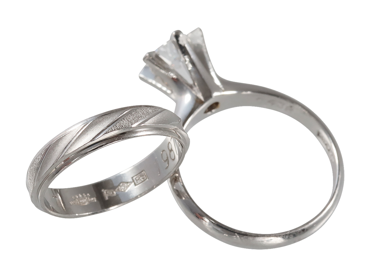 指を通らなくなった結婚指輪を、日常へ戻すリフォーム