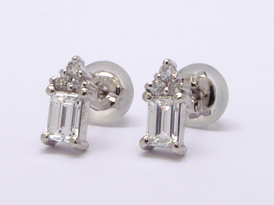エメラルドネックレスとピアス