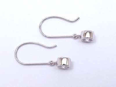 壊れたピアスをリフォーム