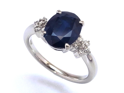 彼女の誕生石である母の指輪をリフォームして贈る婚約指輪